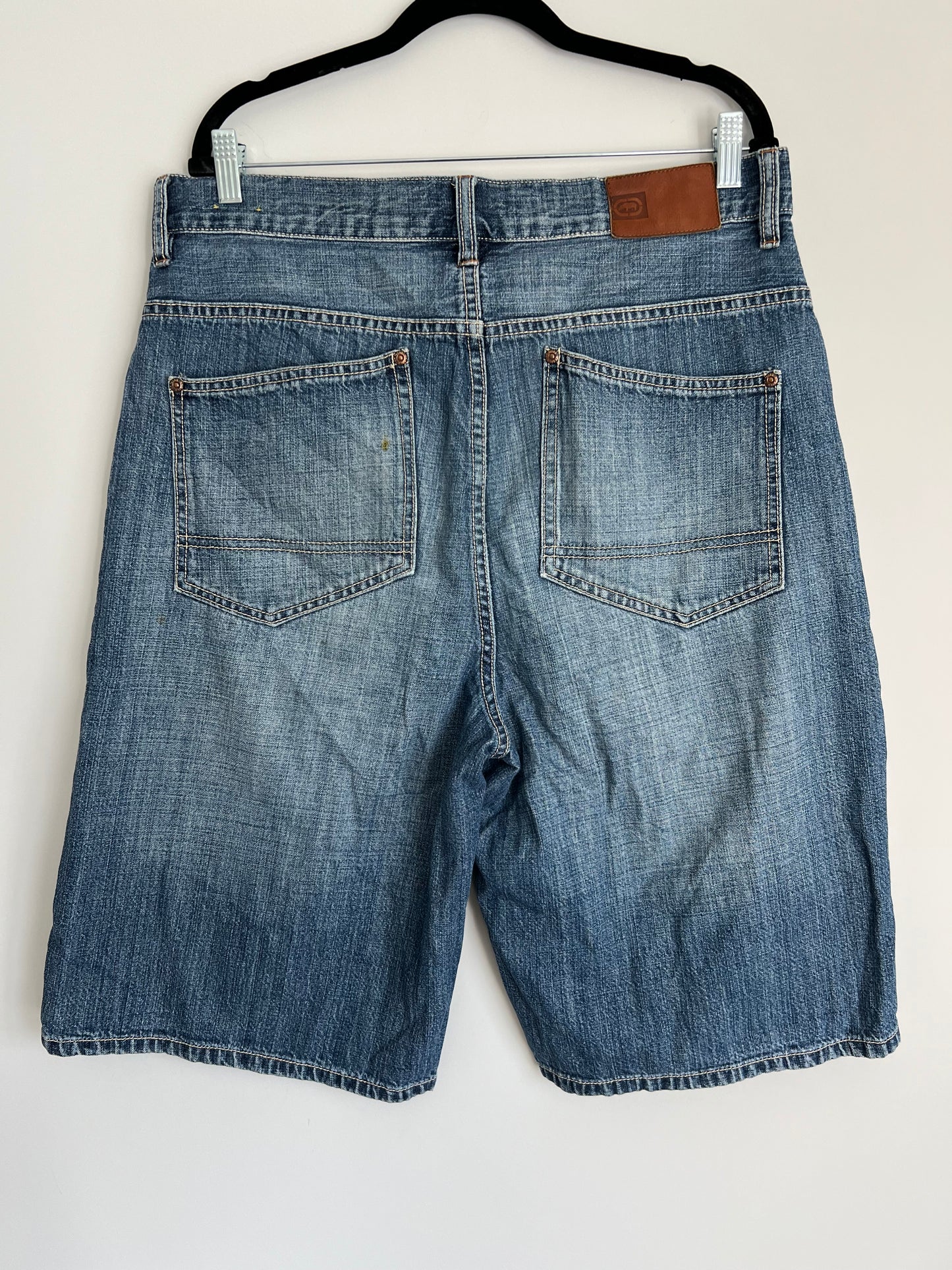 (34) Y2K Ecko Baggy Jorts