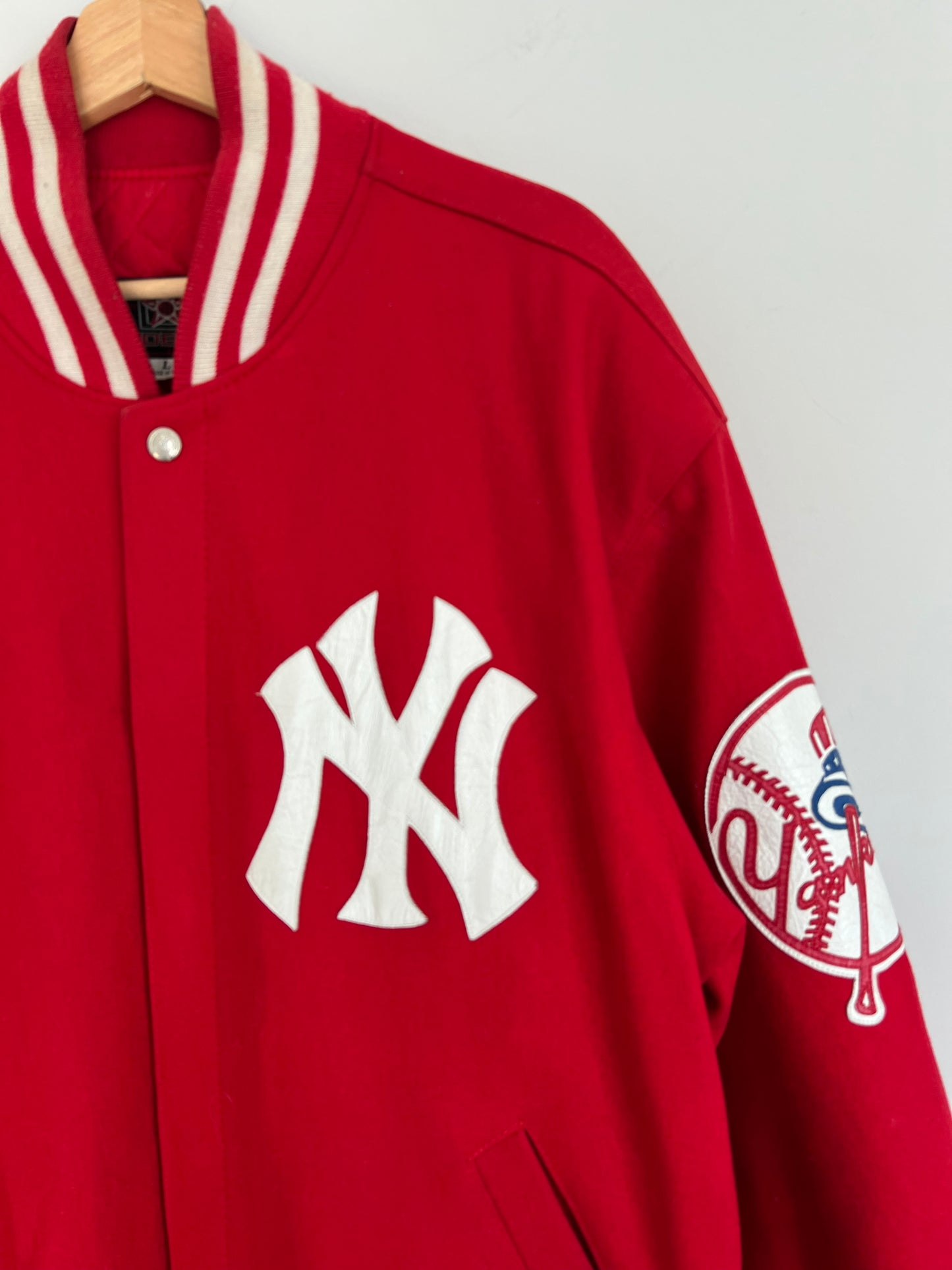 (L/XL) Vintage New York Yankees Red JH Design Jacket