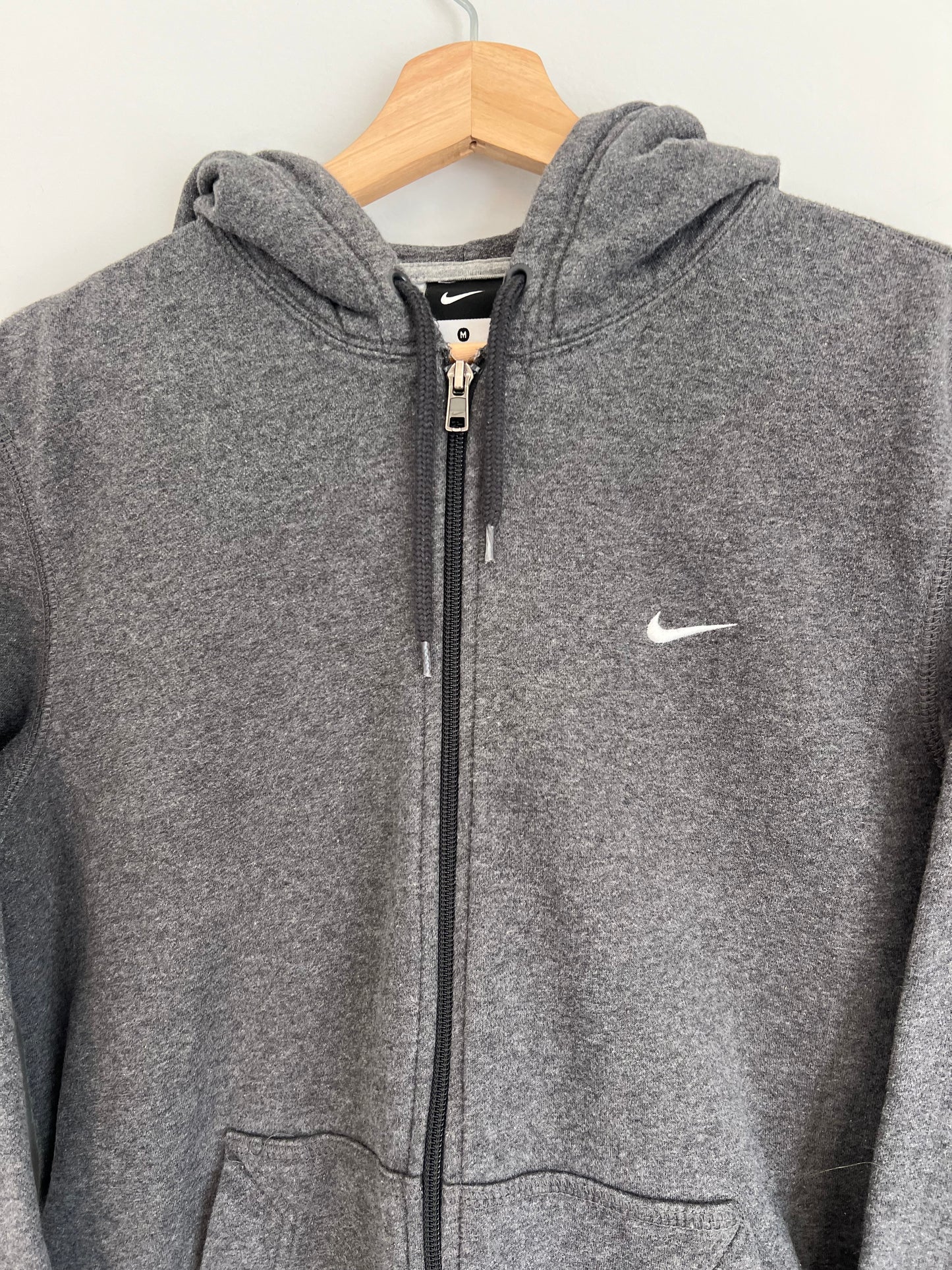 (M) Y2K Nike Grey Zip-Up Hoodie