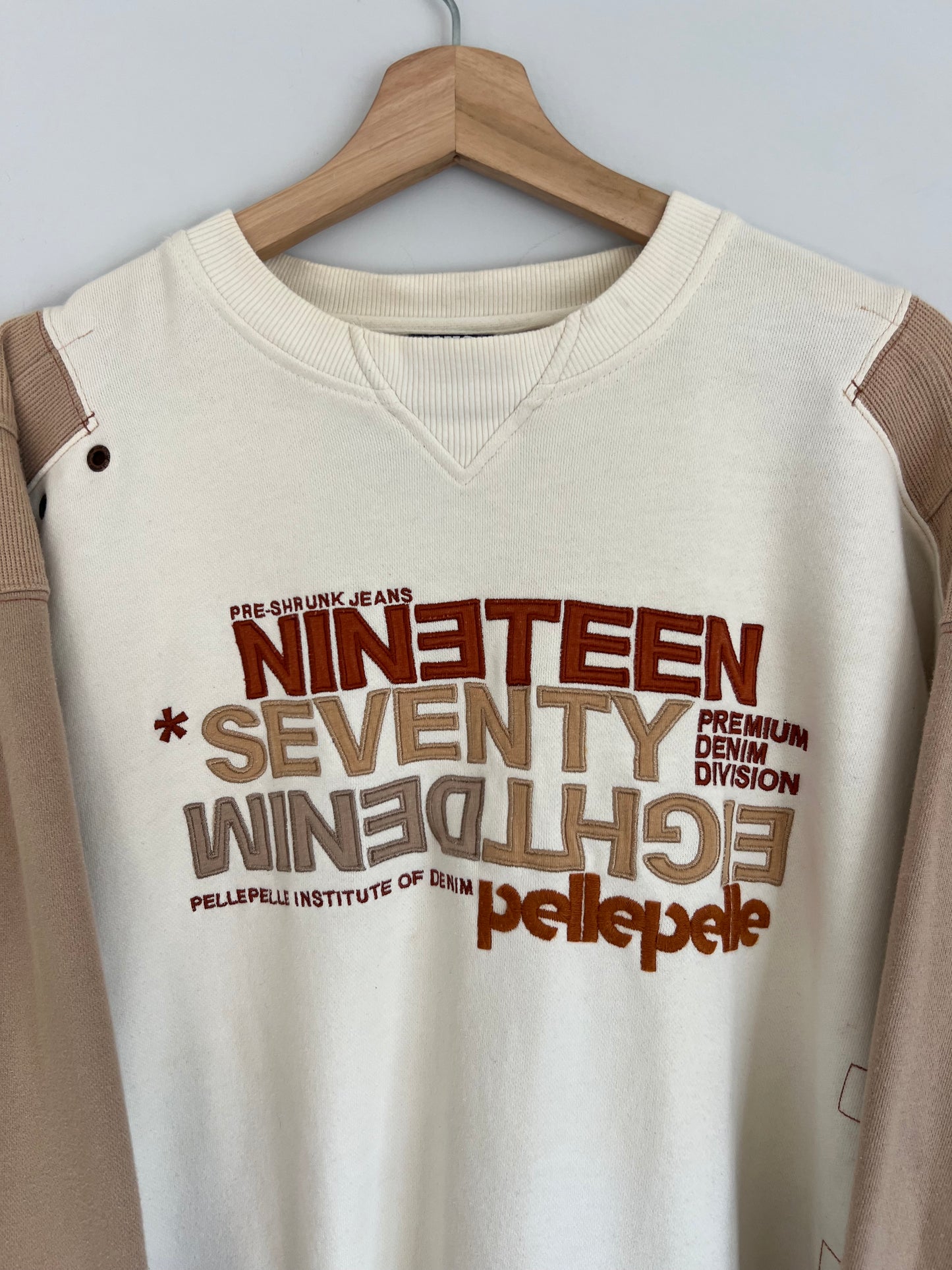 (L) Y2K Pelle Pelle Sweatshirt