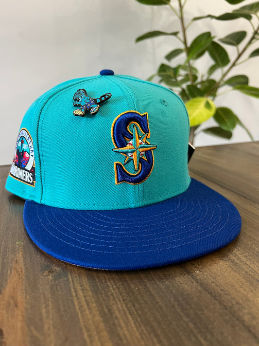 (7 1/2) Seattle Mariners Fitted Hat w/ pins
