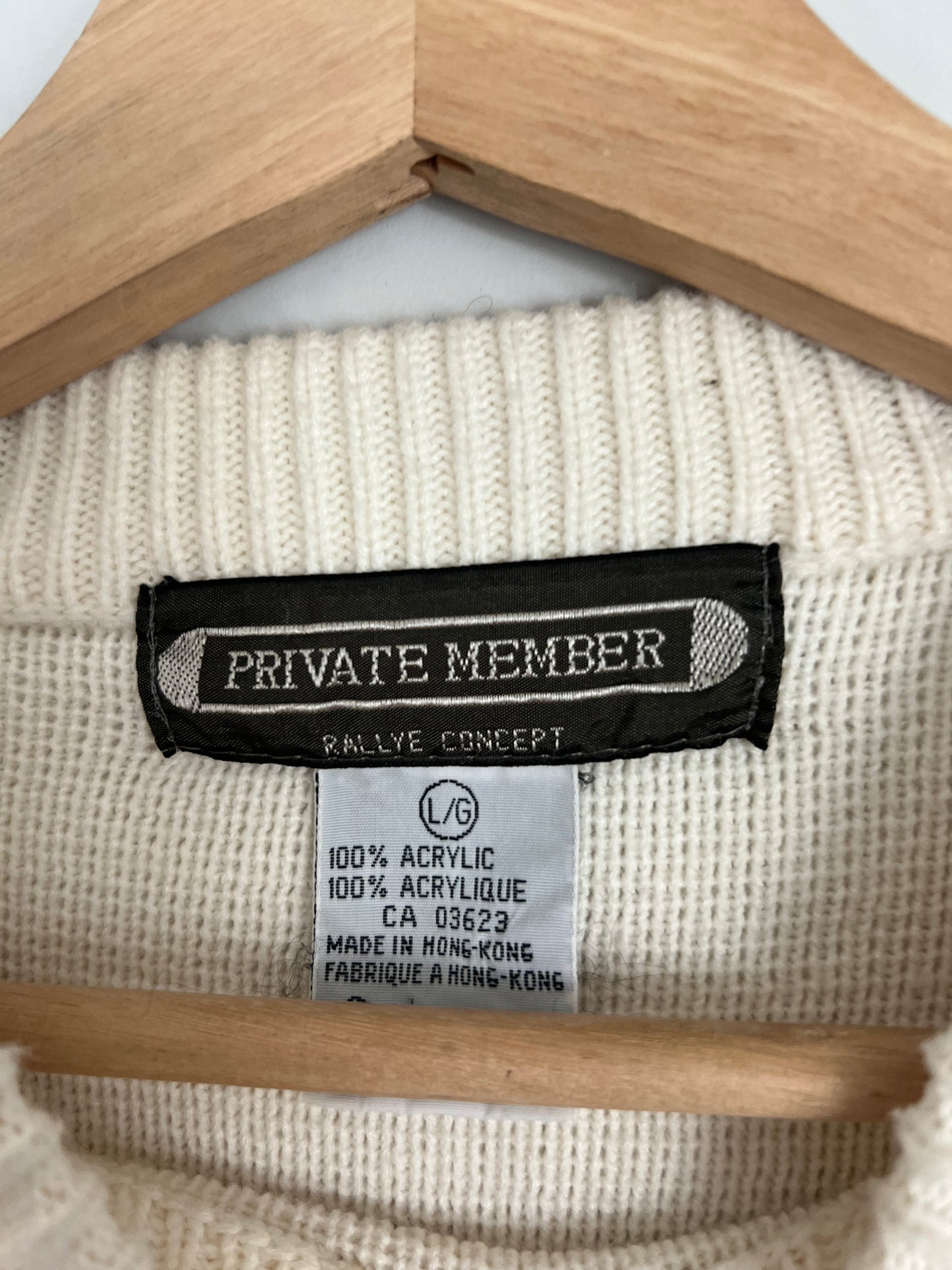 (L) 90s Private Member Knit Sweater