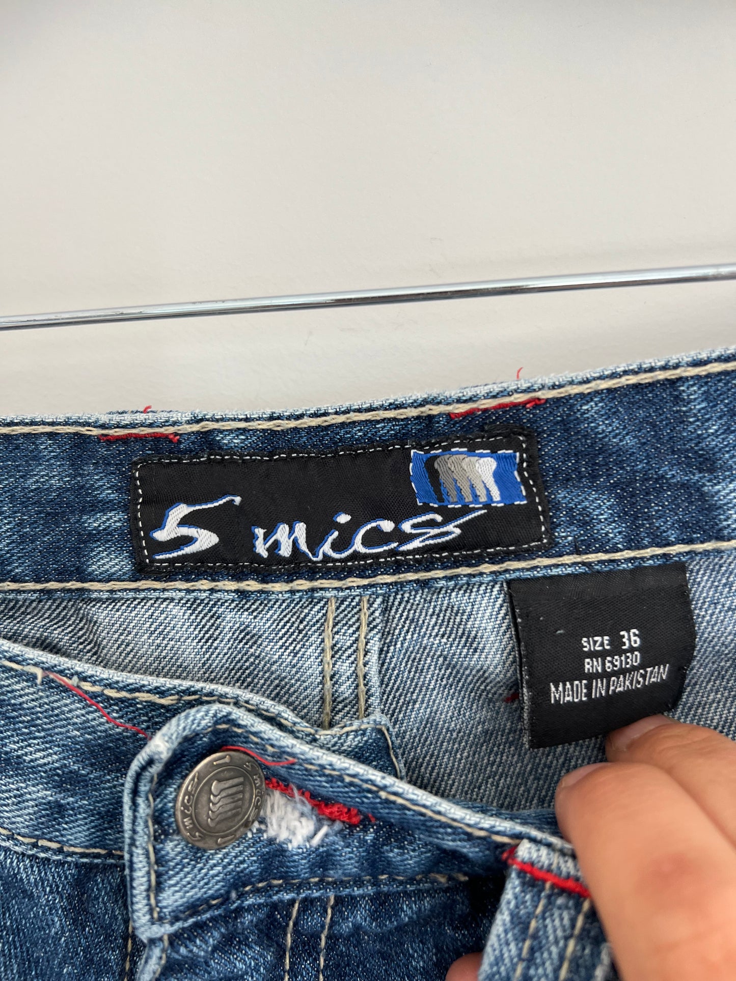 (36) Y2K Baggy Jorts