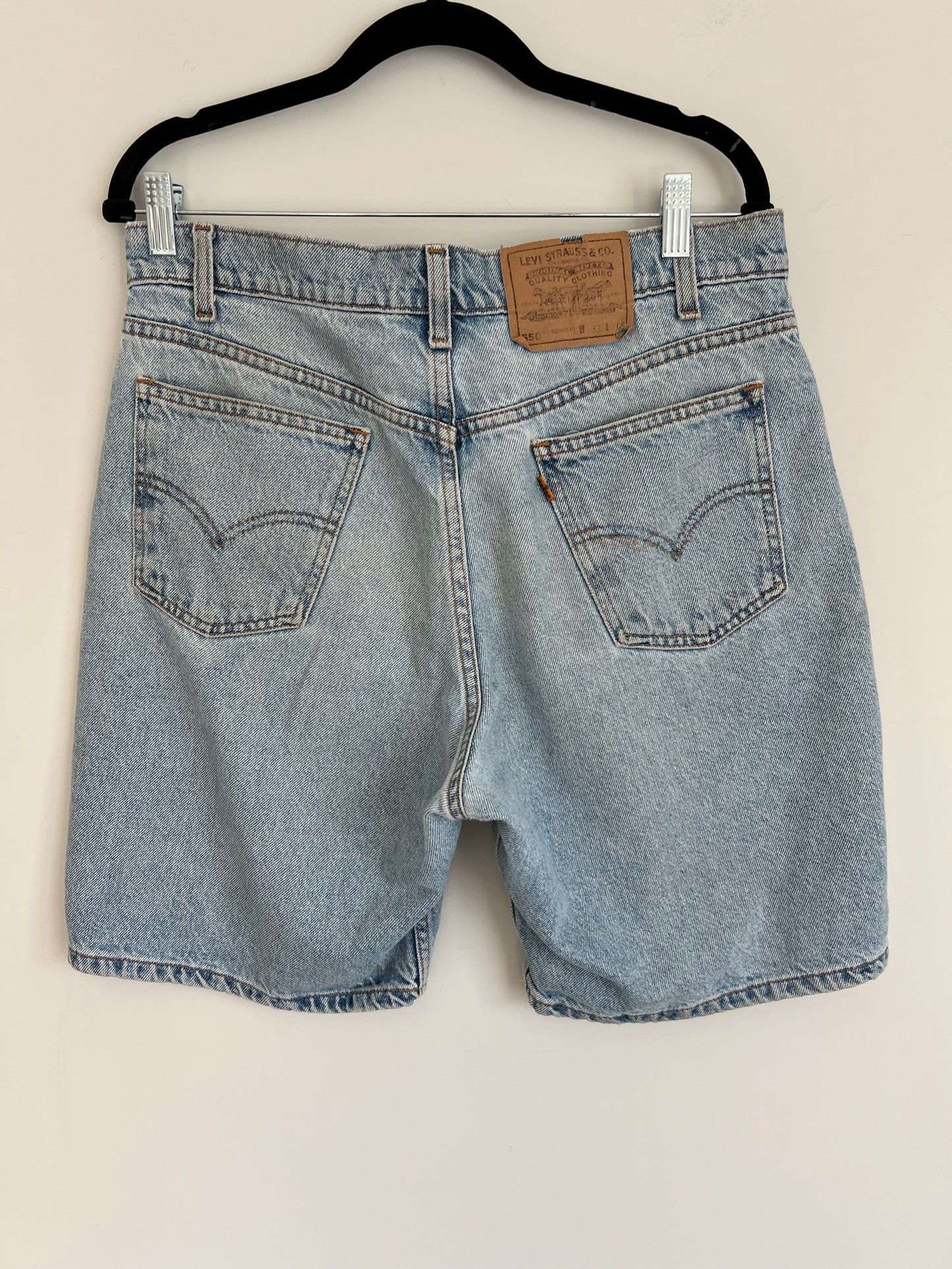 (33) Vintage Levi’s 550 Orange Tab Shorts
