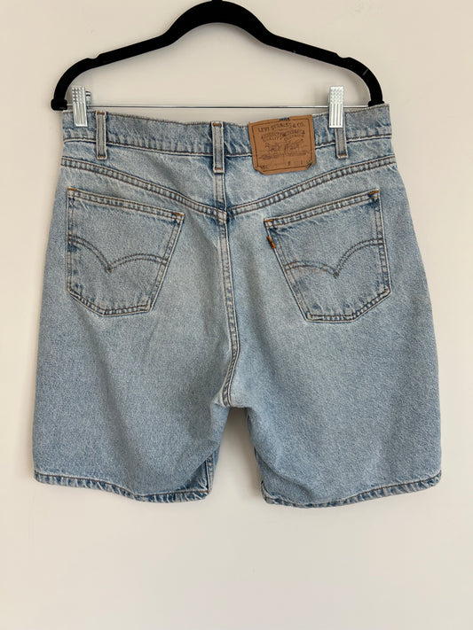 (33) Vintage Levi’s 550 Orange Tab Shorts