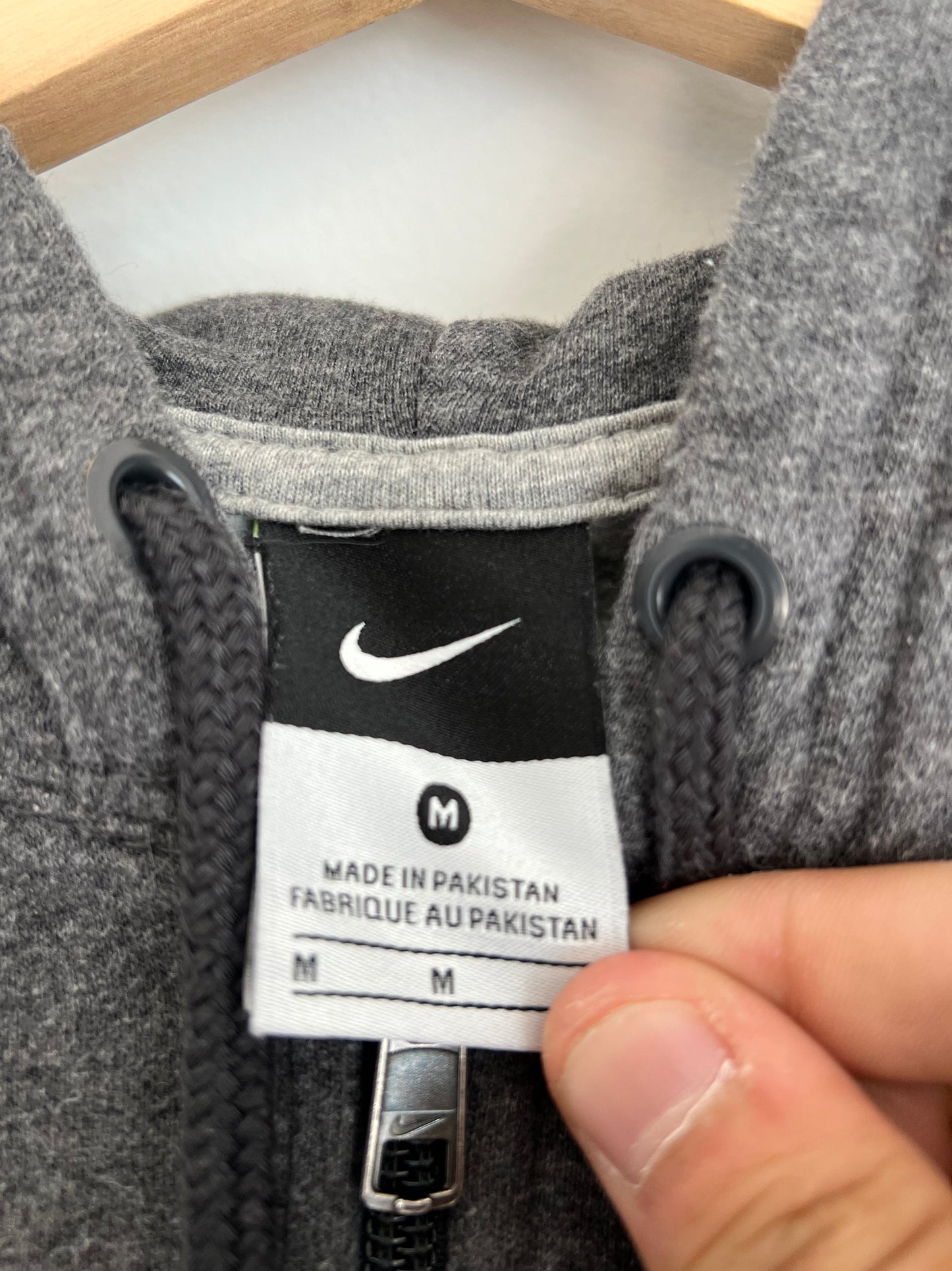 (M) Y2K Nike Grey Zip-Up Hoodie