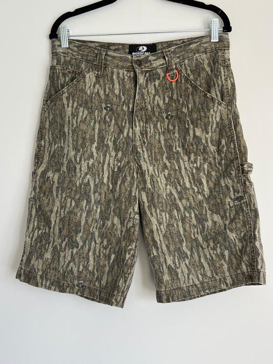 (32) Realtree Shorts